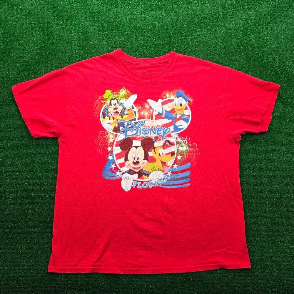 Disney Tshirt Mens XL Red Short Sleeve Disney World Florida Patriotic Fireworks